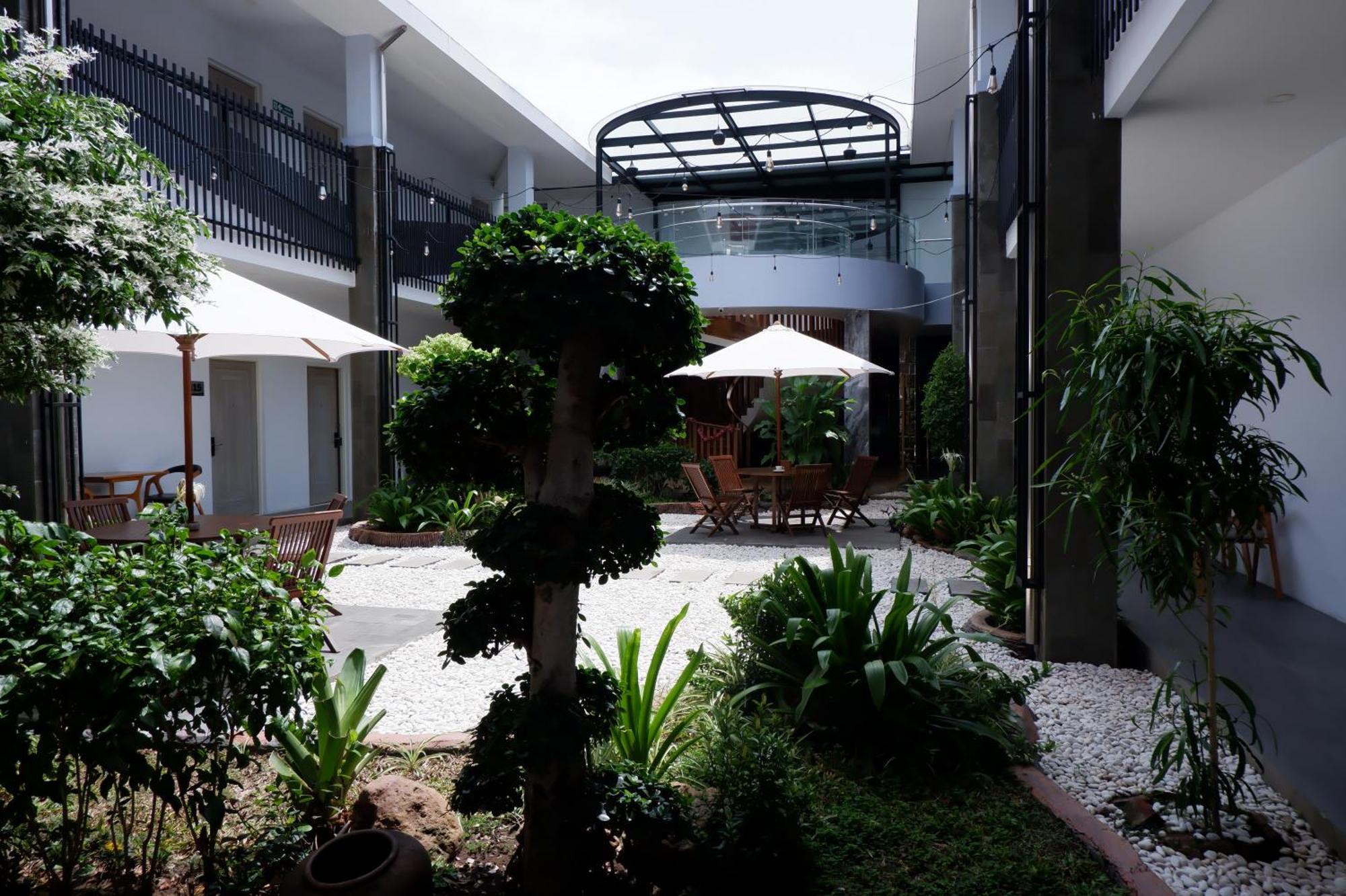 Grand Samota Hotel Sumbawa Exterior foto